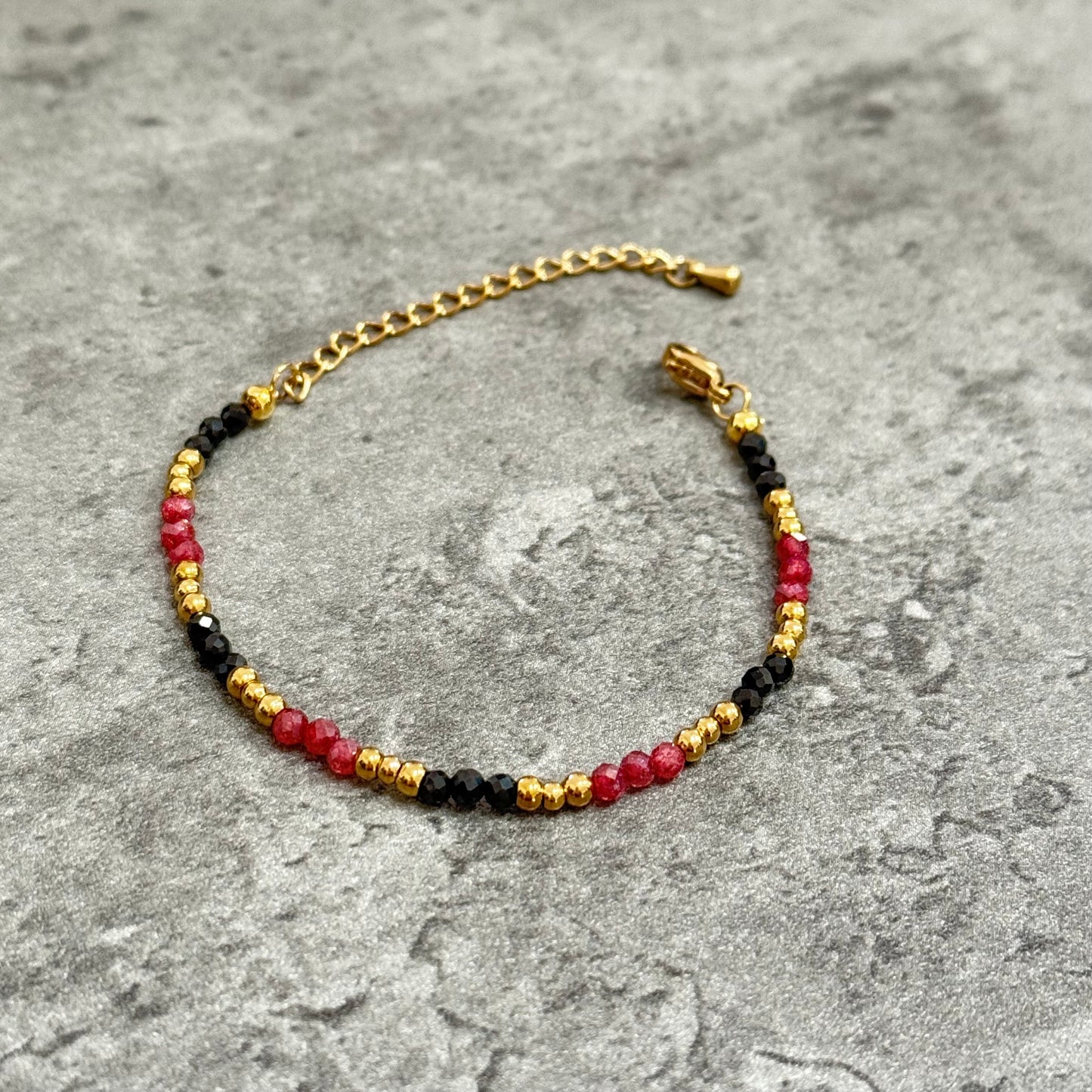 Bracelet Maria - Spinelle Noire et Quartz Fraise